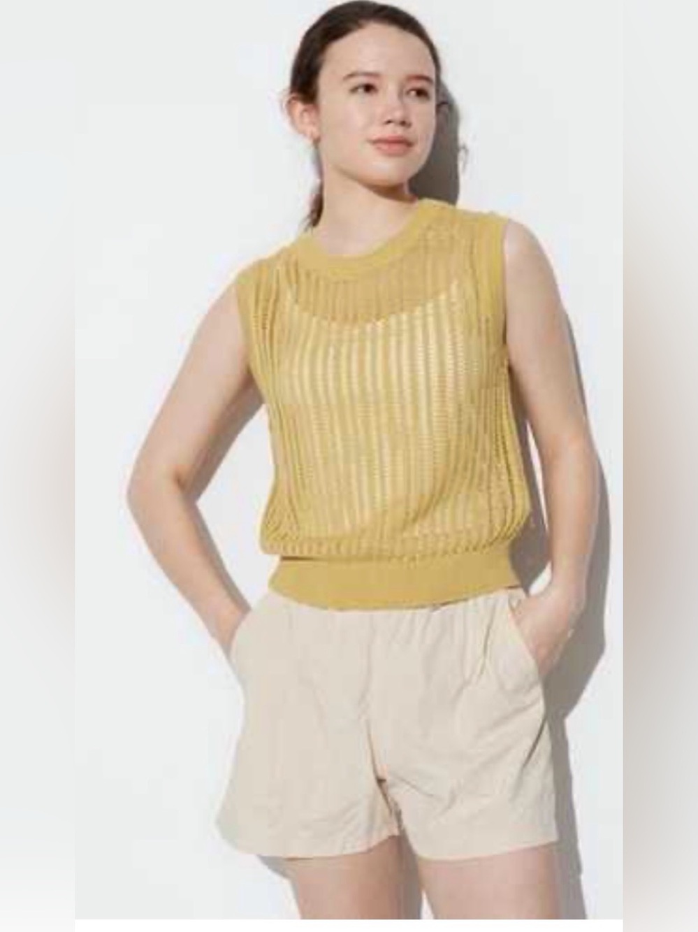 UNIQLO - Linen blend vest 
NWT Size small
